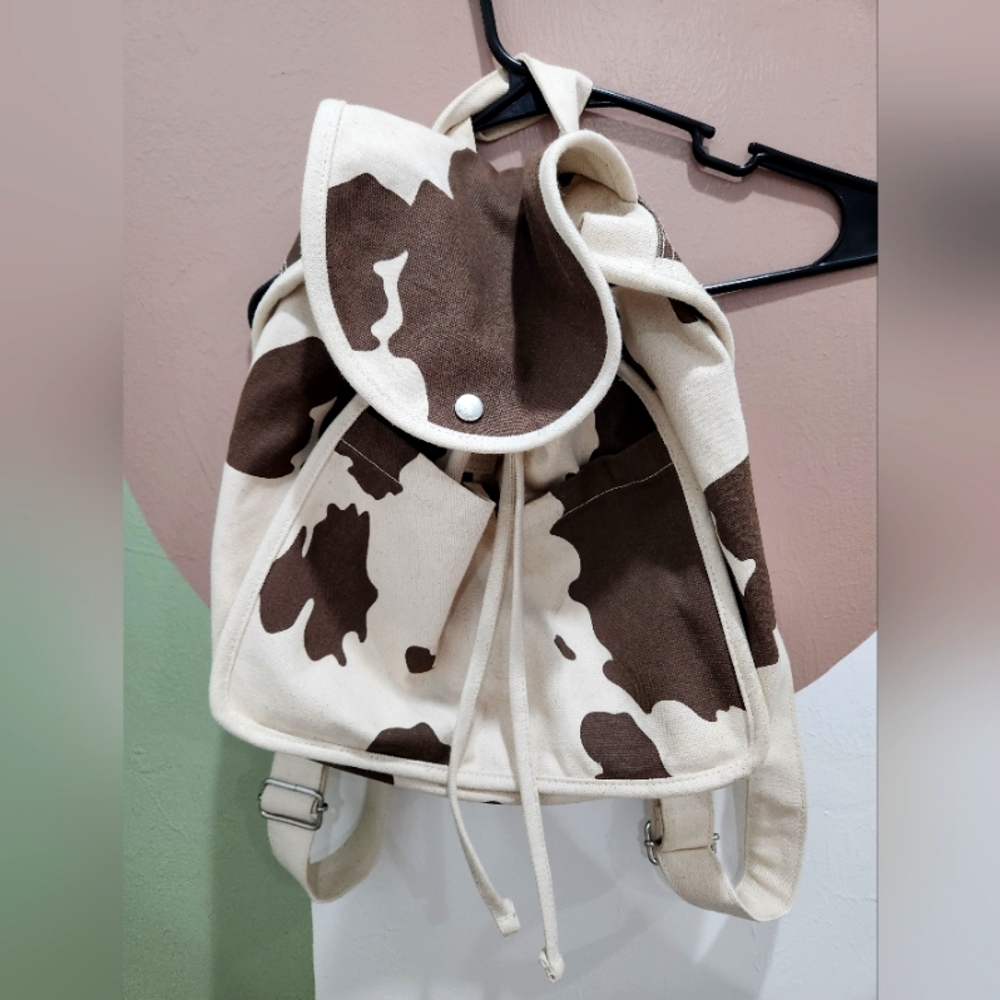 BAGGU cow print back pack